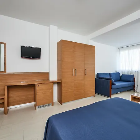 Bella Venezia Mare 4* 利尼亚诺萨比亚多罗